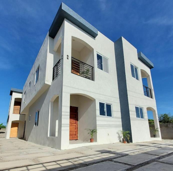 'The Solace' New Luxury Modern 1Bed 1Bath Apt. Portmore Extérieur photo