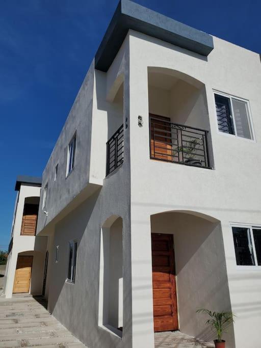 'The Solace' New Luxury Modern 1Bed 1Bath Apt. Portmore Extérieur photo